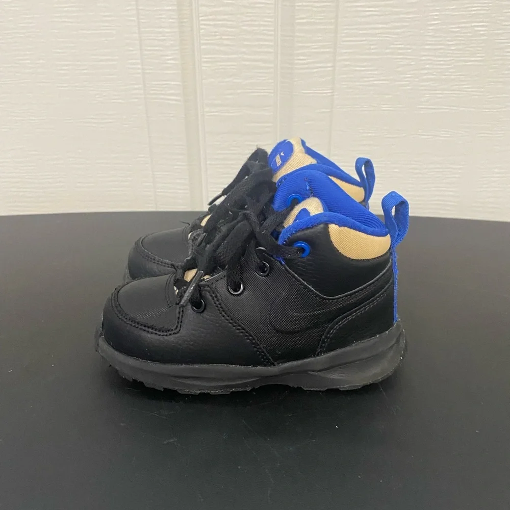 Nike Manoa 